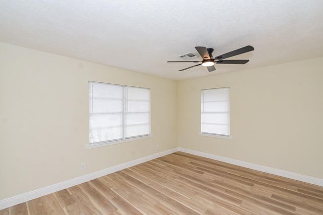 1318 Meadow Lark Street, Deer Park, TX 77536