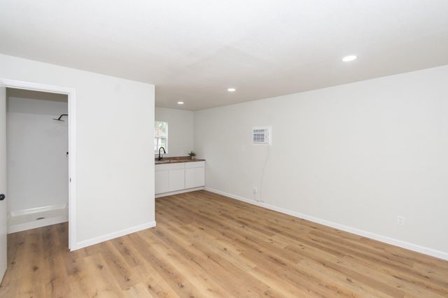 1318 Meadow Lark Street, Deer Park, TX 77536