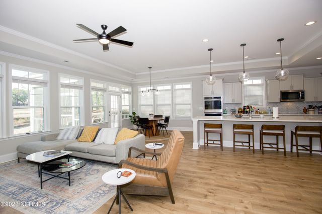 169 Holly Springs Court, Southern Pines, NC 28387