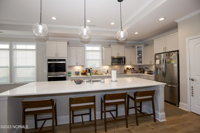 169 Holly Springs Court, Southern Pines, NC 28387