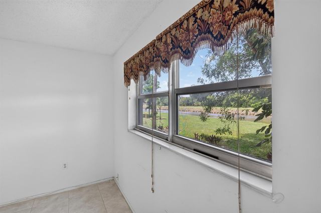 8101 N Sunrise Lakes Drive N 112, Sunrise, FL 33322