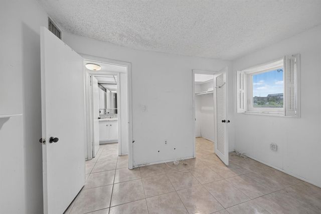 8101 N Sunrise Lakes Drive N 112, Sunrise, FL 33322