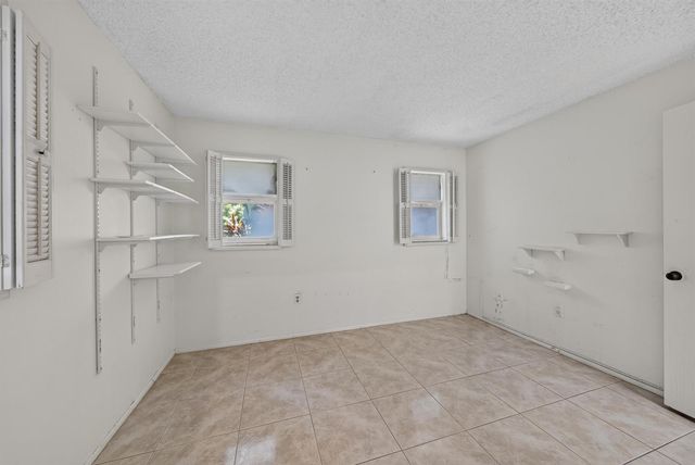 8101 N Sunrise Lakes Drive N 112, Sunrise, FL 33322