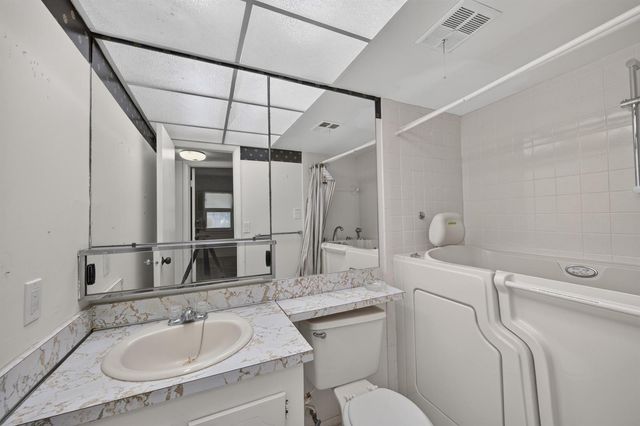8101 N Sunrise Lakes Drive N 112, Sunrise, FL 33322