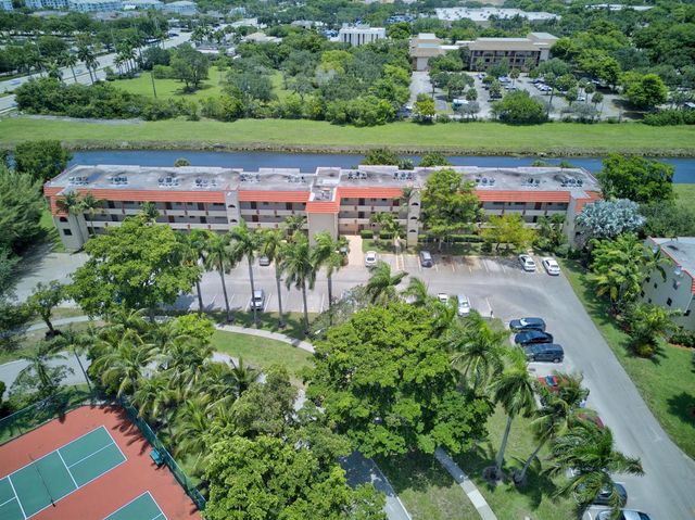 8101 N Sunrise Lakes Drive N 112, Sunrise, FL 33322