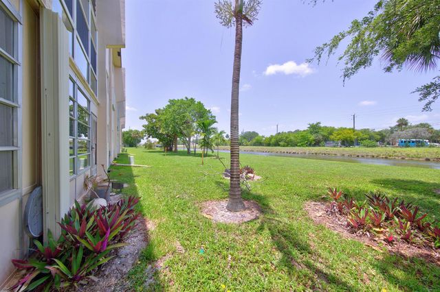 8101 N Sunrise Lakes Drive N 112, Sunrise, FL 33322