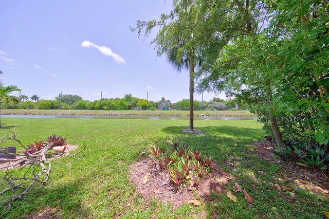 8101 N Sunrise Lakes Drive N 112, Sunrise, FL 33322