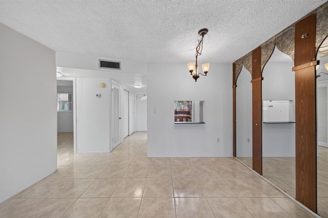 8101 N Sunrise Lakes Drive N 112, Sunrise, FL 33322