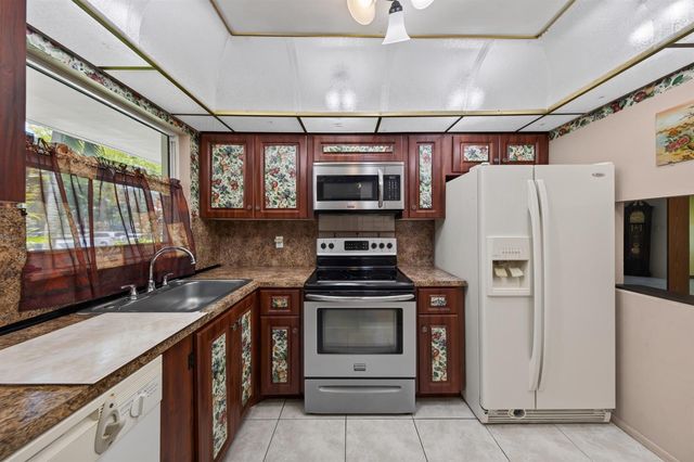 8101 N Sunrise Lakes Drive N 112, Sunrise, FL 33322