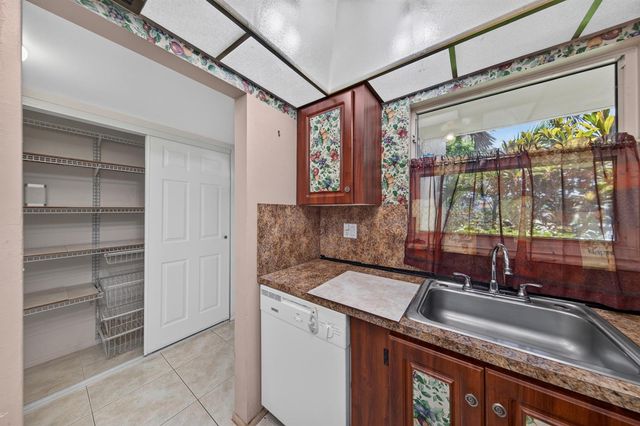 8101 N Sunrise Lakes Drive N 112, Sunrise, FL 33322