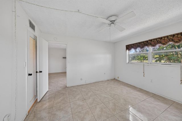 8101 N Sunrise Lakes Drive N 112, Sunrise, FL 33322