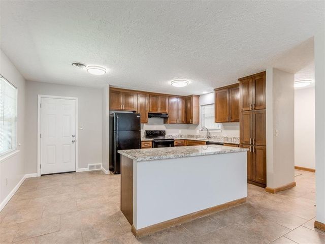 306 S Mercedes Drive, Norman, OK 73069