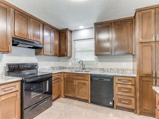 306 S Mercedes Drive, Norman, OK 73069