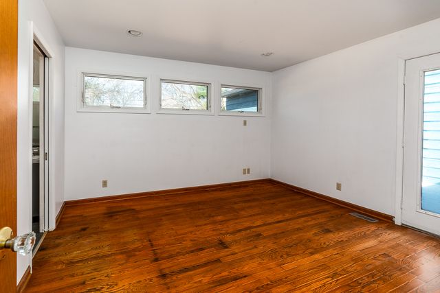 1004 S Taylor Drive, Carbondale, IL 62901