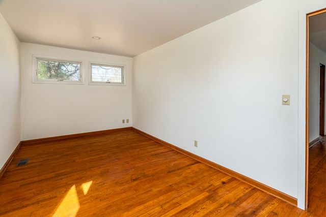 1004 S Taylor Drive, Carbondale, IL 62901