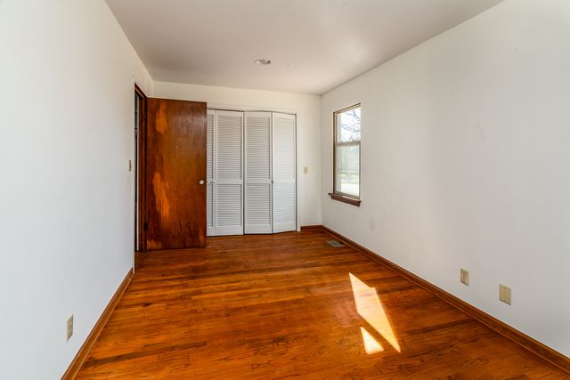 1004 S Taylor Drive, Carbondale, IL 62901