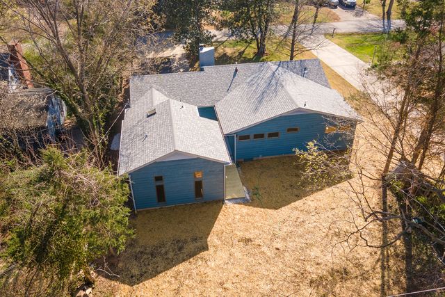 1004 S Taylor Drive, Carbondale, IL 62901