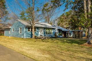 1004 S Taylor Drive, Carbondale, IL 62901