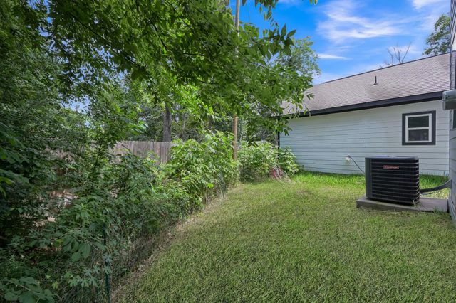 11756 White Cedar Street, Willis, TX 77318