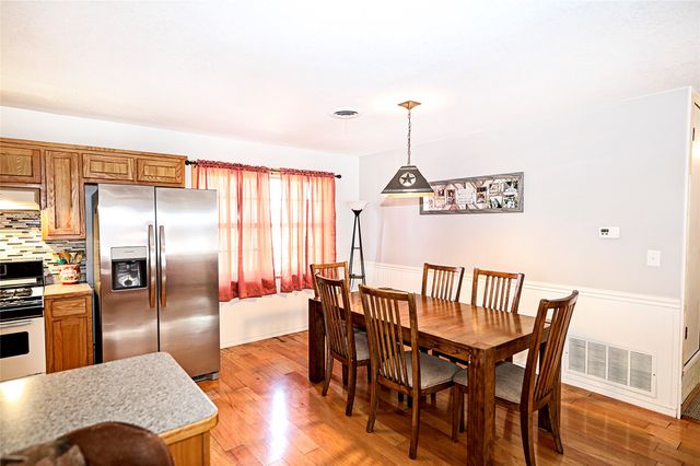 220 Tanglewood Street, Bowie, TX 76230