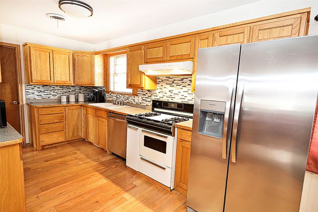 220 Tanglewood Street, Bowie, TX 76230