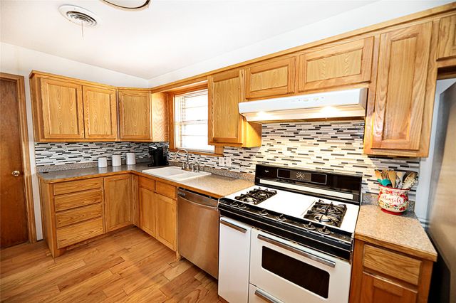 220 Tanglewood Street, Bowie, TX 76230