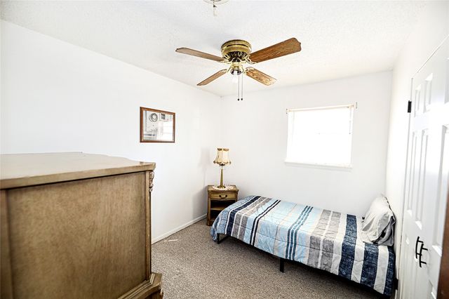 220 Tanglewood Street, Bowie, TX 76230