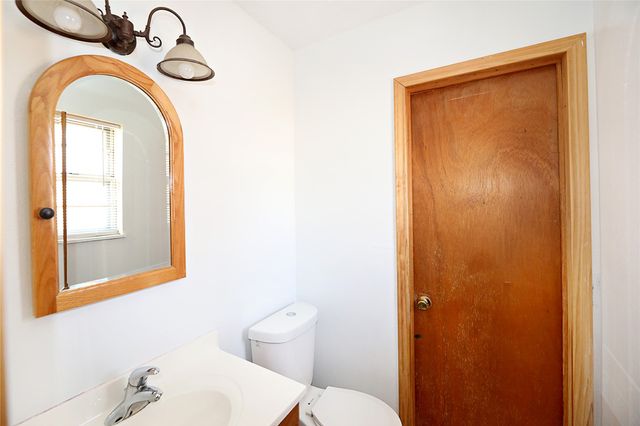 220 Tanglewood Street, Bowie, TX 76230