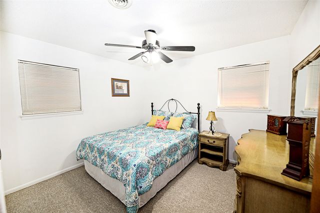 220 Tanglewood Street, Bowie, TX 76230