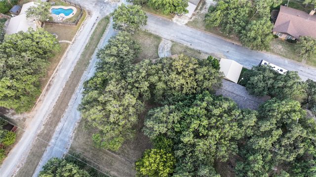 220 Tanglewood Street, Bowie, TX 76230