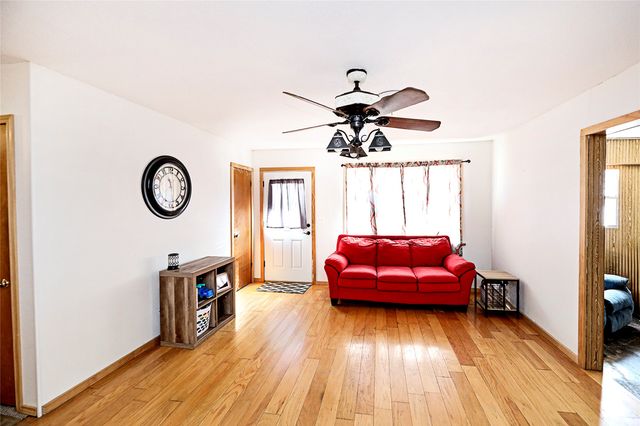 220 Tanglewood Street, Bowie, TX 76230