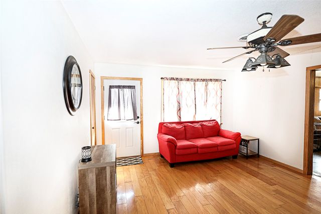 220 Tanglewood Street, Bowie, TX 76230