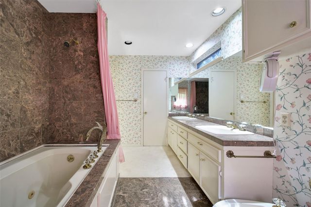 11931 Arbordale Lane, Bunker Hill Village, TX 77024