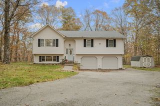 25 Old Colony Lane, Ledyard, CT 06339
