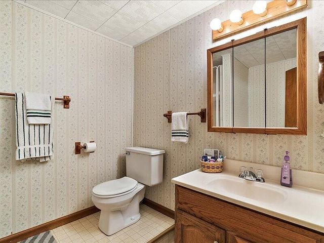 728 N Stewart Avenue, Fremont, MI 49412