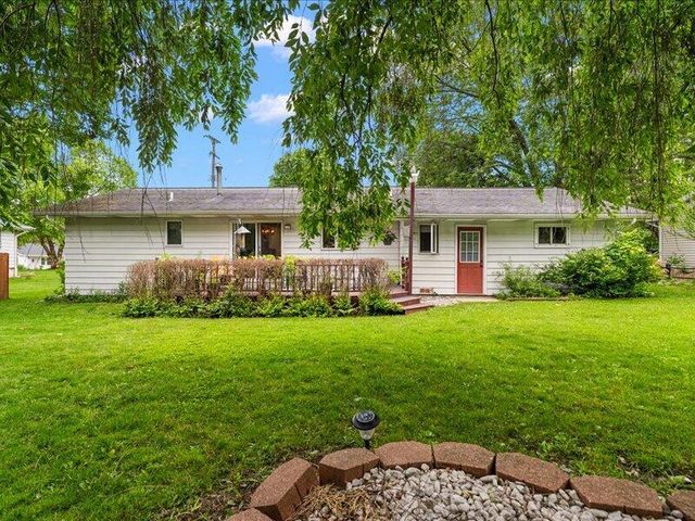 728 N Stewart Avenue, Fremont, MI 49412
