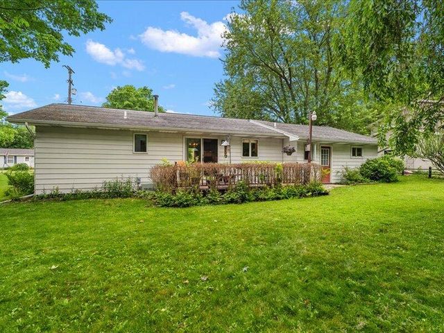728 N Stewart Avenue, Fremont, MI 49412