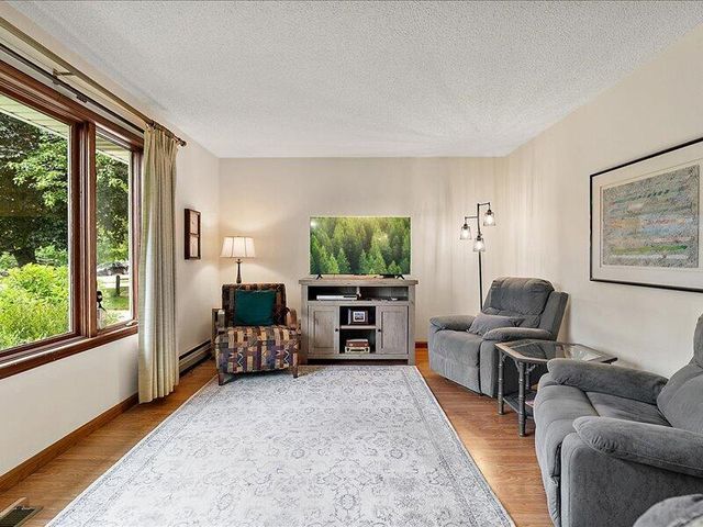 728 N Stewart Avenue, Fremont, MI 49412