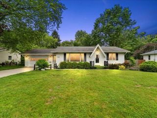 728 N Stewart Avenue, Fremont, MI 49412