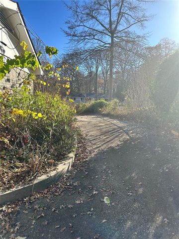 5886 S Bear Drive, Douglasville, GA 30135