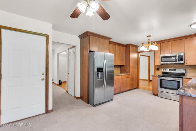 688 Fort Plains Road, Howell, NJ 07731