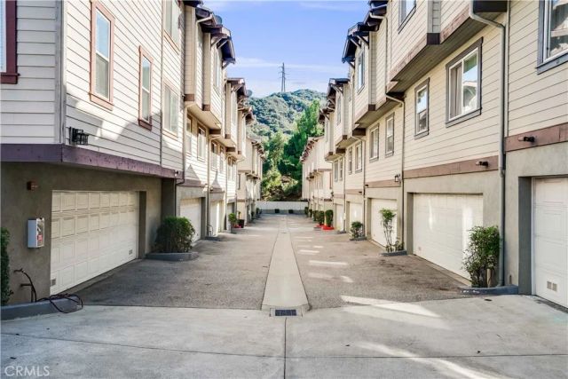 6300 Honolulu 205, La Crescenta, CA 91214