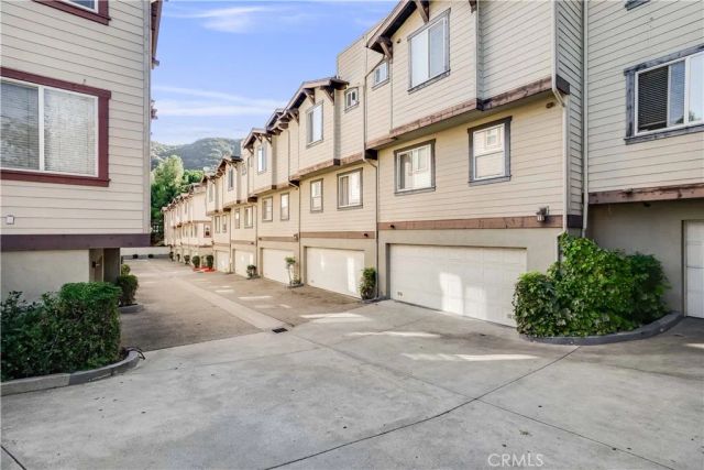 6300 Honolulu 205, La Crescenta, CA 91214