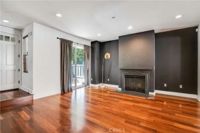 6300 Honolulu 205, La Crescenta, CA 91214