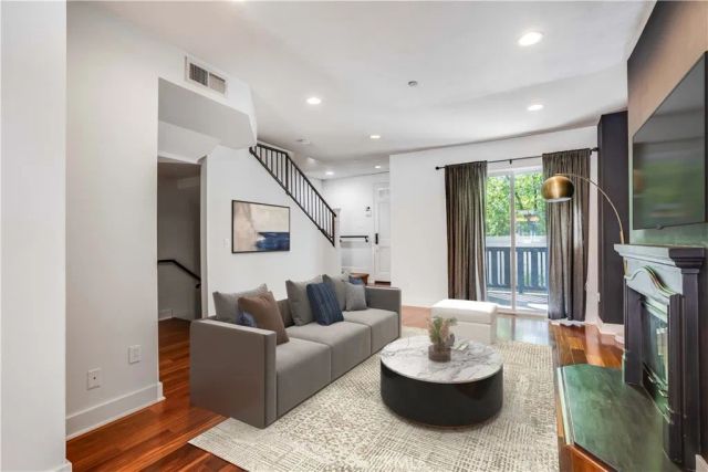 6300 Honolulu 205, La Crescenta, CA 91214