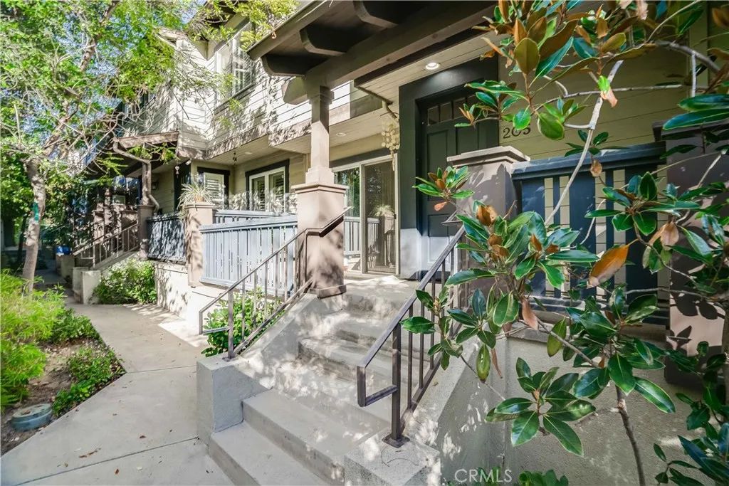 6300 Honolulu 205, La Crescenta, CA 91214