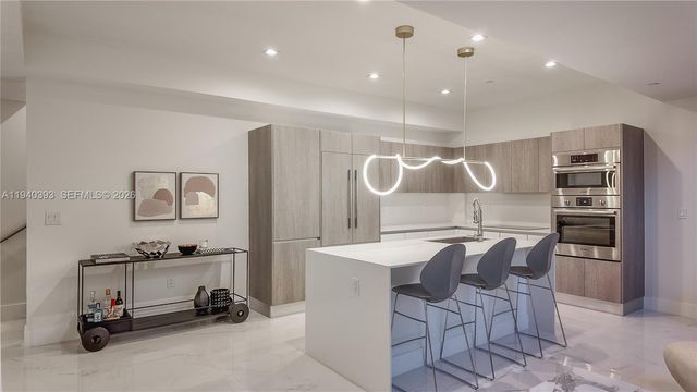 455 NE 39th St 112, Miami, FL 33137