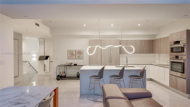 455 NE 39th St 112, Miami, FL 33137