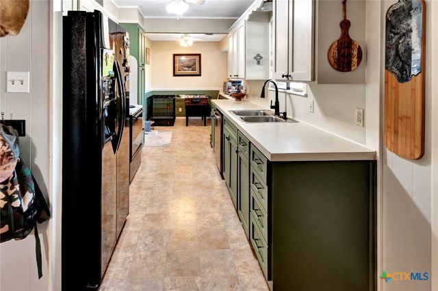 1407 Plantation Road, Victoria, TX 77904