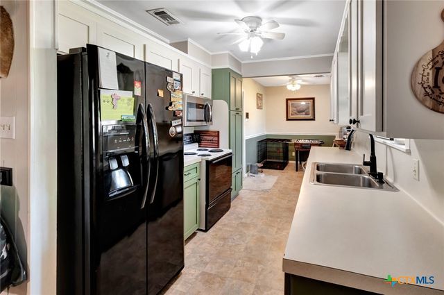 1407 Plantation Road, Victoria, TX 77904
